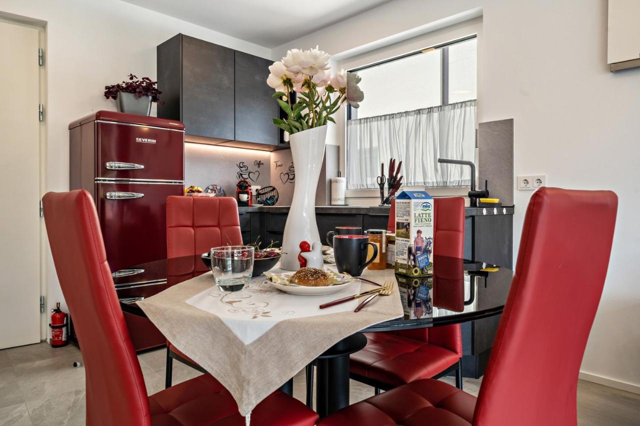Apartment Il Cuore Rosso Naturns Bagian luar foto