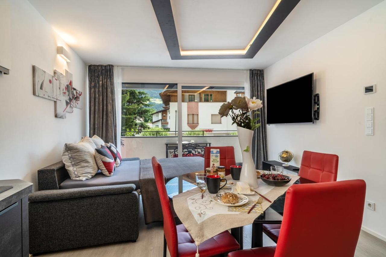 Apartment Il Cuore Rosso Naturns Bagian luar foto