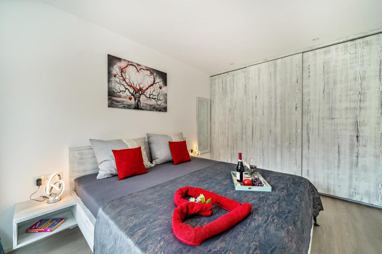 Apartment Il Cuore Rosso Naturns Bagian luar foto