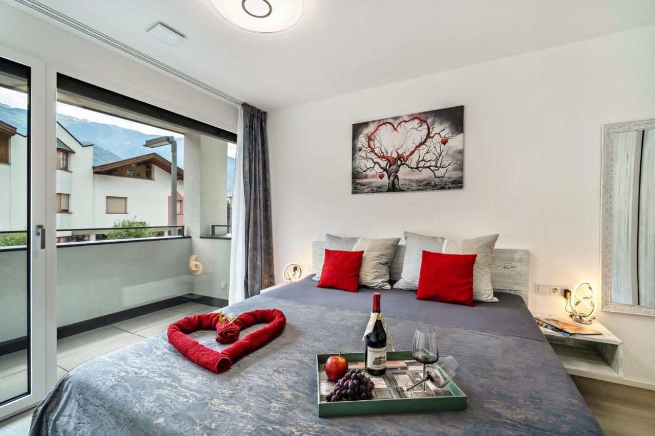 Apartment Il Cuore Rosso Naturns Bagian luar foto