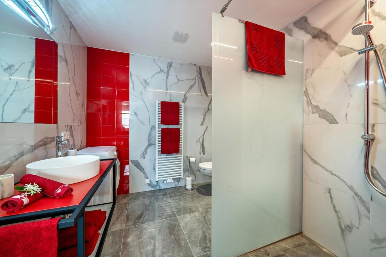 Apartment Il Cuore Rosso Naturns Bagian luar foto