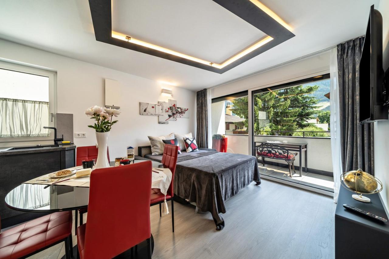 Apartment Il Cuore Rosso Naturns Bagian luar foto