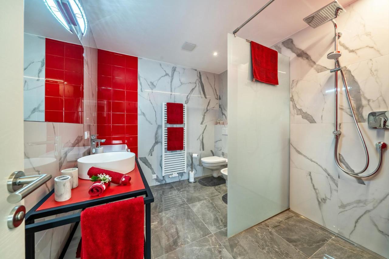 Apartment Il Cuore Rosso Naturns Bagian luar foto